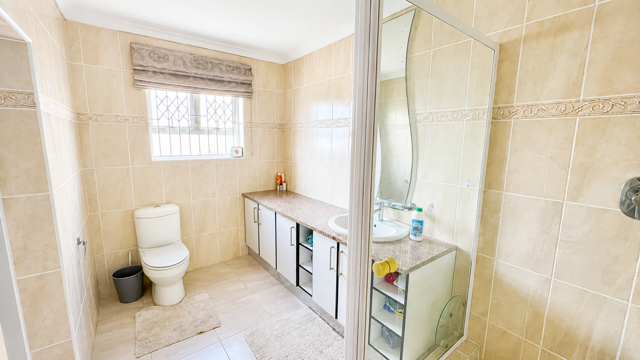 5 Bedroom Property for Sale in Brighton Beach KwaZulu-Natal