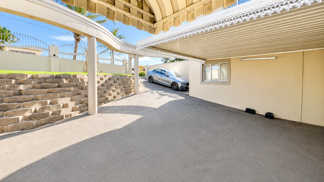 5 Bedroom Property for Sale in Brighton Beach KwaZulu-Natal