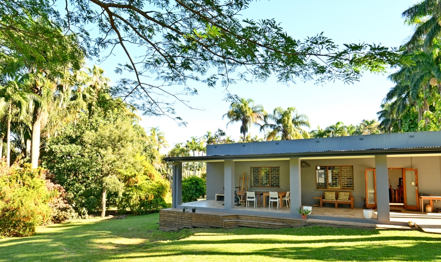 5 Bedroom Property for Sale in Shakaskraal KwaZulu-Natal