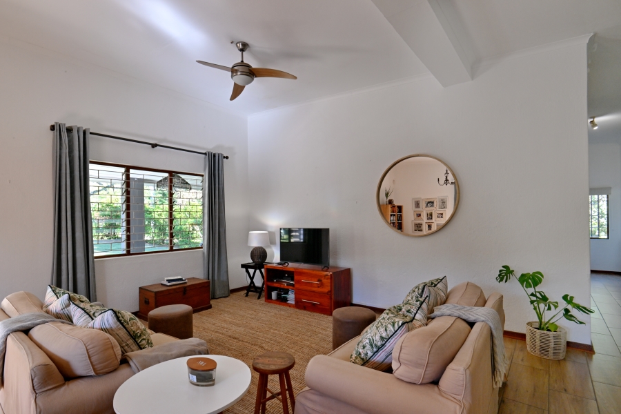 5 Bedroom Property for Sale in Shakaskraal KwaZulu-Natal