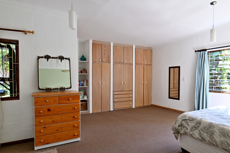 5 Bedroom Property for Sale in Shakaskraal KwaZulu-Natal