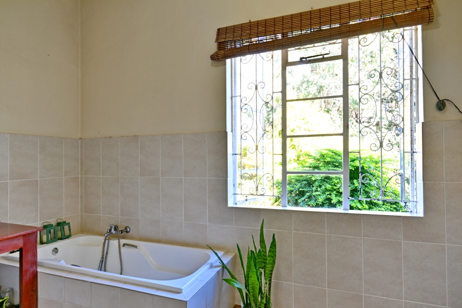 5 Bedroom Property for Sale in Shakaskraal KwaZulu-Natal