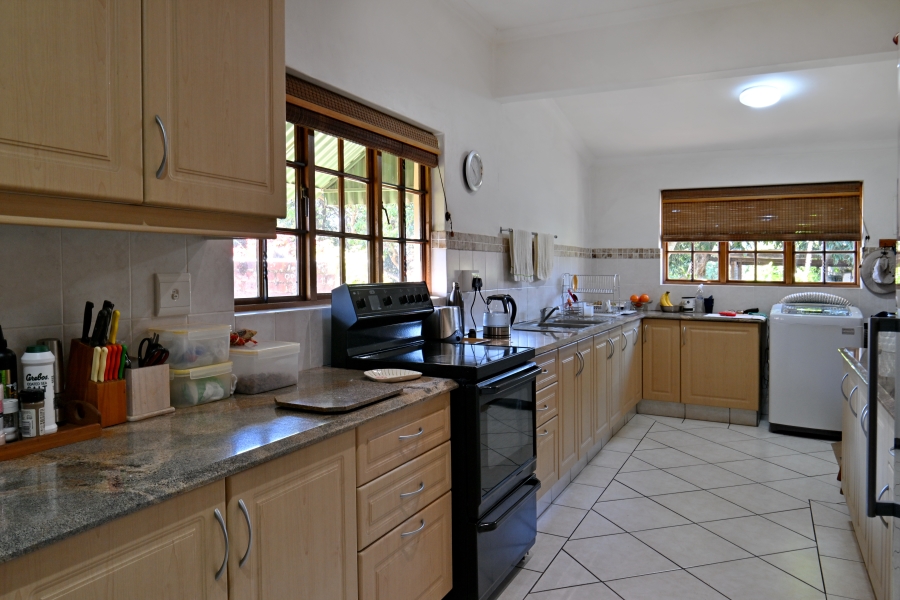 5 Bedroom Property for Sale in Shakaskraal KwaZulu-Natal