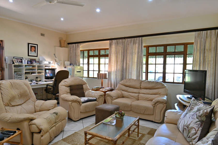 5 Bedroom Property for Sale in Shakaskraal KwaZulu-Natal