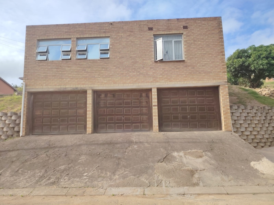 3 Bedroom Property for Sale in Umlazi KwaZulu-Natal