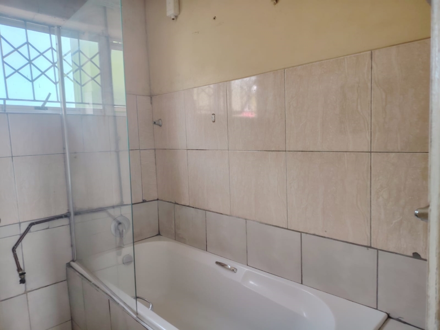 3 Bedroom Property for Sale in Umlazi KwaZulu-Natal