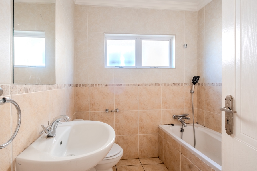 3 Bedroom Property for Sale in Broadlands KwaZulu-Natal