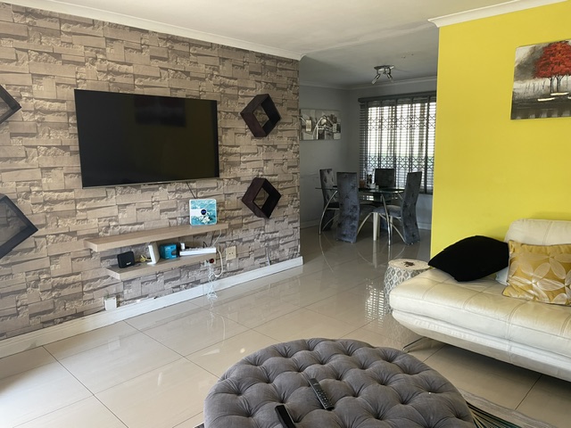 To Let 3 Bedroom Property for Rent in Sherwood KwaZulu-Natal