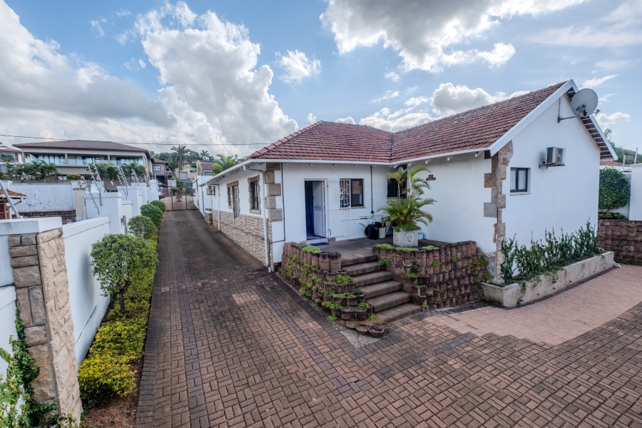4 Bedroom Property for Sale in Durban North KwaZulu-Natal
