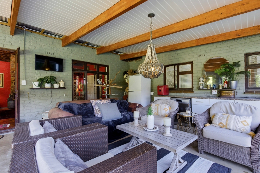 5 Bedroom Property for Sale in Kloof KwaZulu-Natal