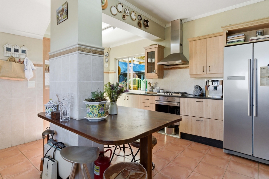 5 Bedroom Property for Sale in Kloof KwaZulu-Natal