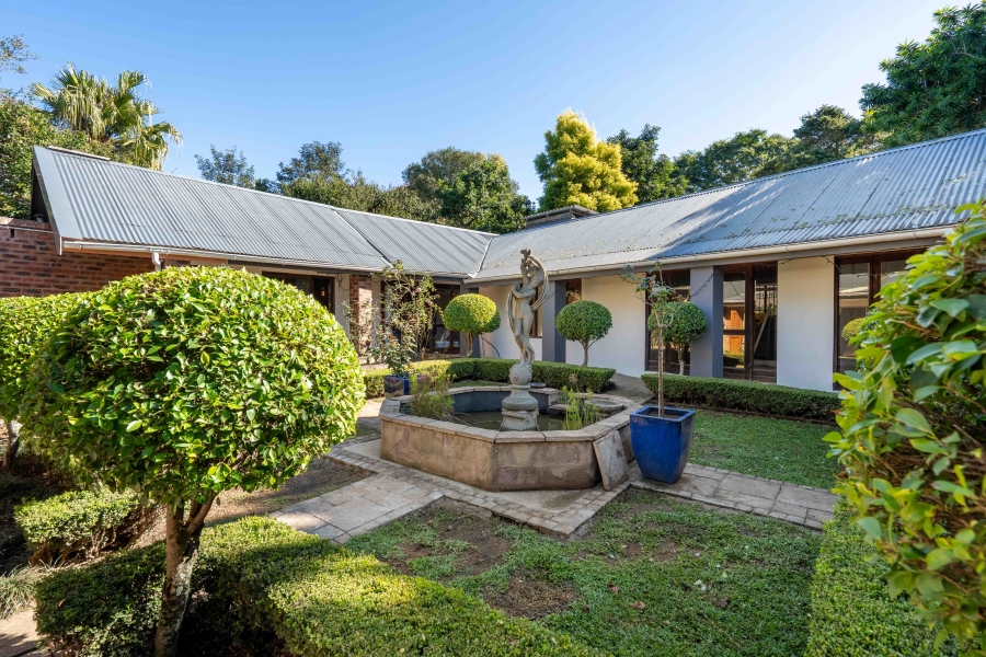 5 Bedroom Property for Sale in Kloof KwaZulu-Natal