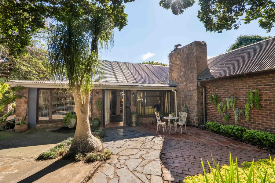 5 Bedroom Property for Sale in Kloof KwaZulu-Natal