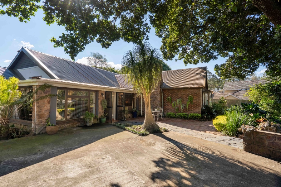 5 Bedroom Property for Sale in Kloof KwaZulu-Natal