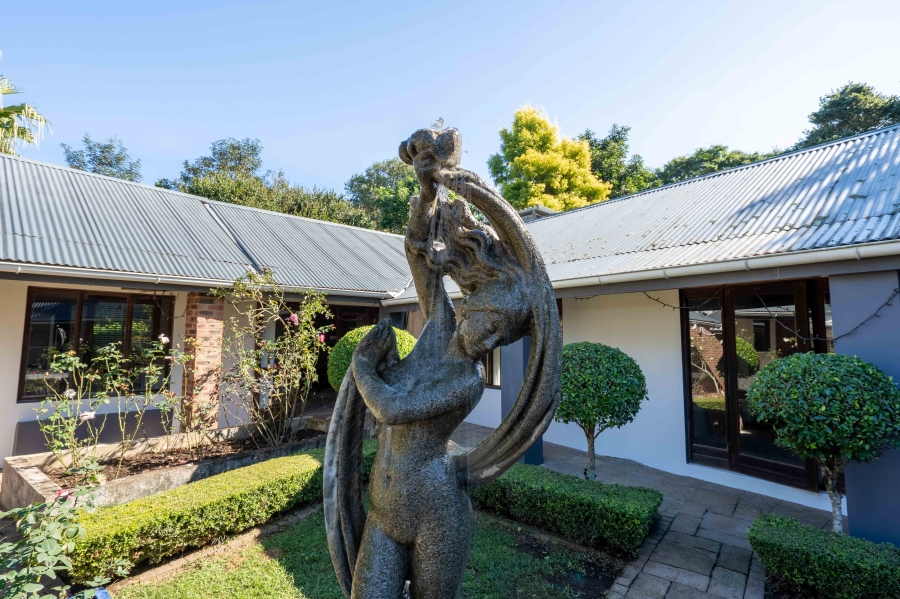 5 Bedroom Property for Sale in Kloof KwaZulu-Natal
