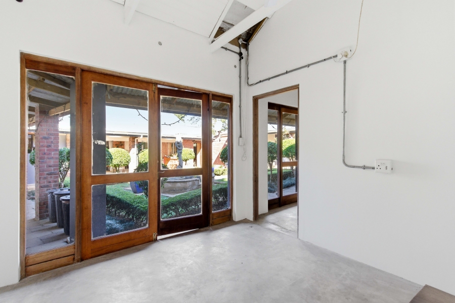 5 Bedroom Property for Sale in Kloof KwaZulu-Natal