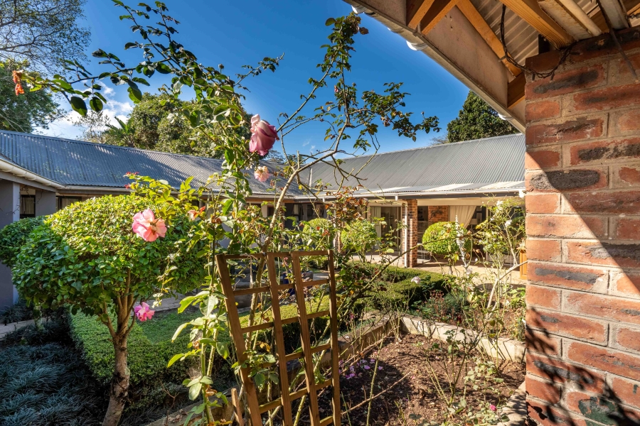 5 Bedroom Property for Sale in Kloof KwaZulu-Natal