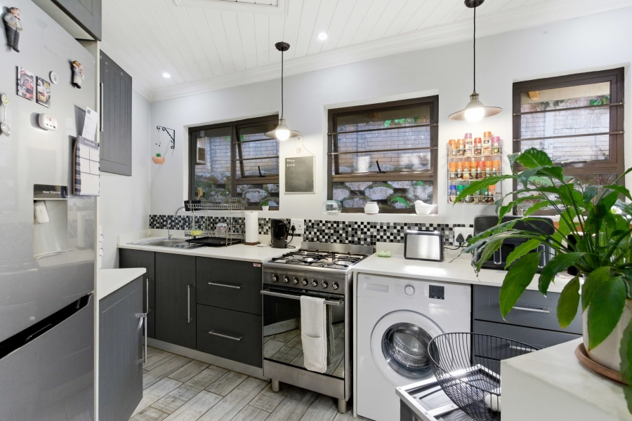 5 Bedroom Property for Sale in Kloof KwaZulu-Natal