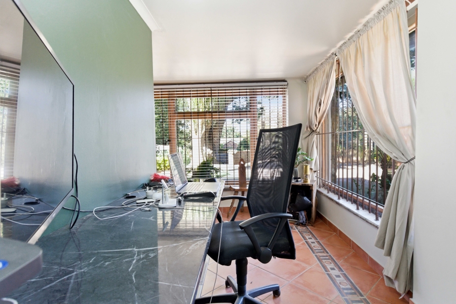 5 Bedroom Property for Sale in Kloof KwaZulu-Natal