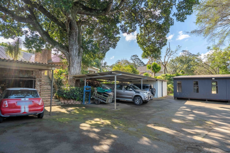 5 Bedroom Property for Sale in Kloof KwaZulu-Natal