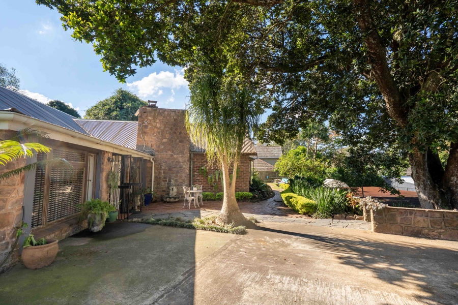 5 Bedroom Property for Sale in Kloof KwaZulu-Natal
