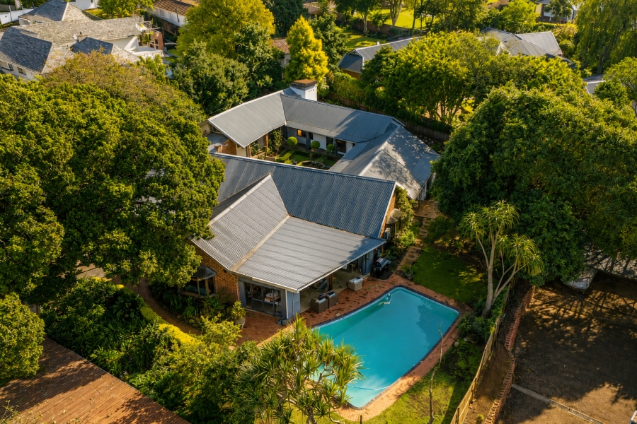 5 Bedroom Property for Sale in Kloof KwaZulu-Natal