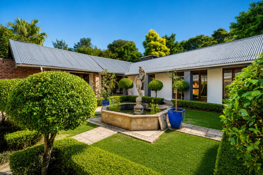 5 Bedroom Property for Sale in Kloof KwaZulu-Natal