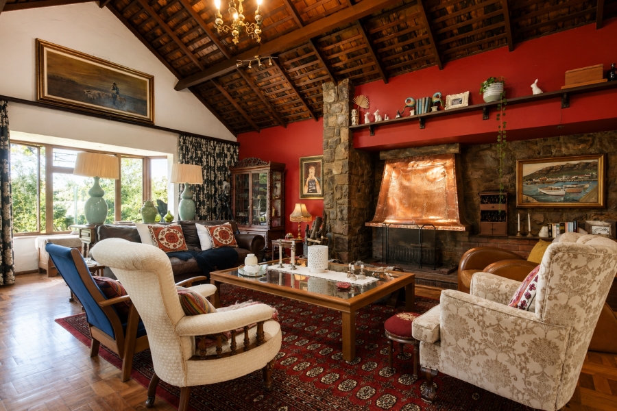 5 Bedroom Property for Sale in Kloof KwaZulu-Natal