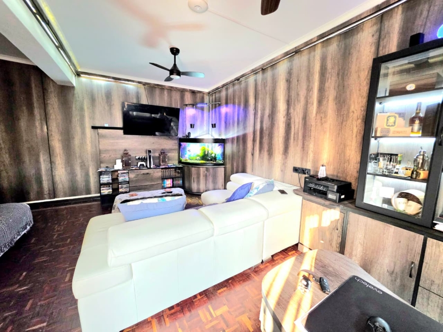 3 Bedroom Property for Sale in Empangeni Central KwaZulu-Natal