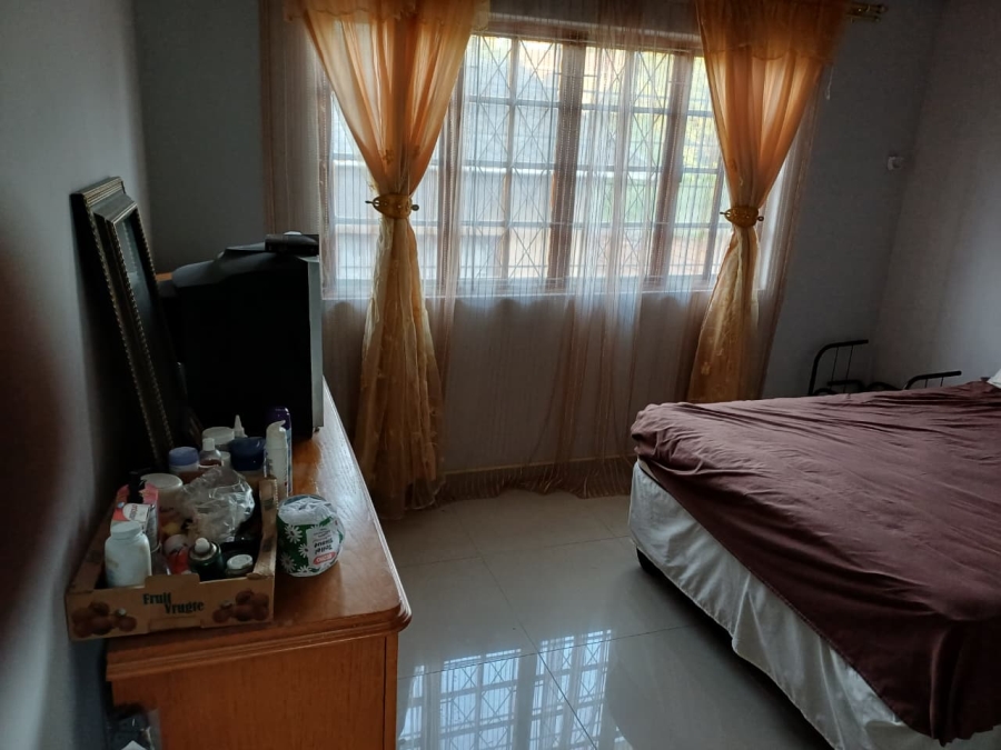 2 Bedroom Property for Sale in Empangeni Central KwaZulu-Natal