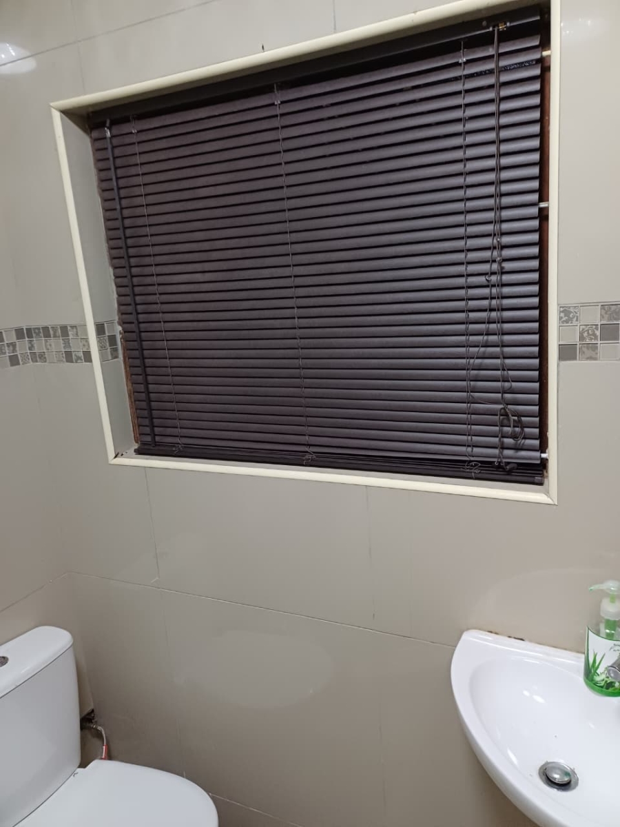 2 Bedroom Property for Sale in Empangeni Central KwaZulu-Natal