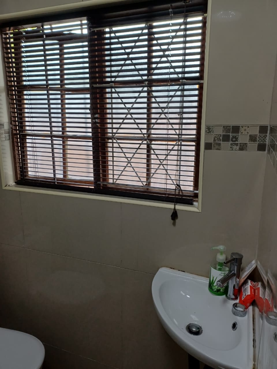 2 Bedroom Property for Sale in Empangeni Central KwaZulu-Natal