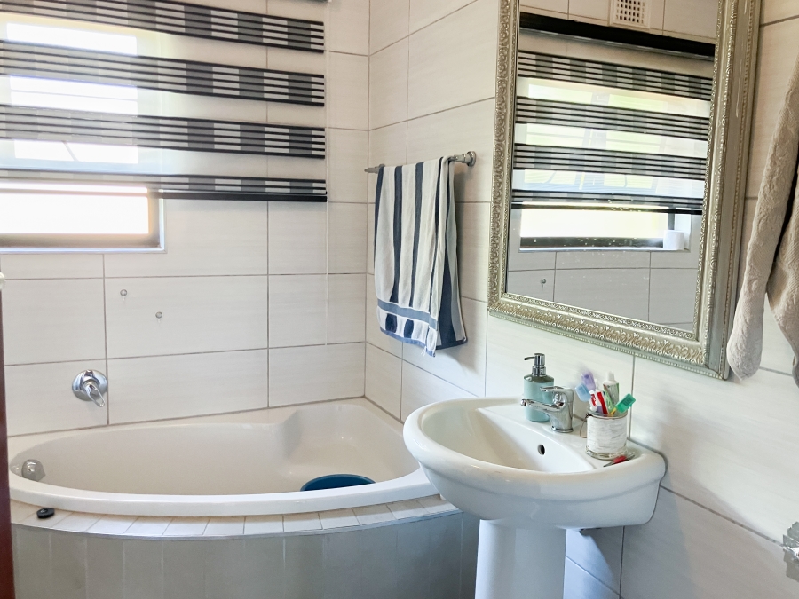 3 Bedroom Property for Sale in Umkomaas KwaZulu-Natal