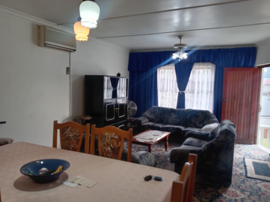4 Bedroom Property for Sale in Isipingo Hills KwaZulu-Natal
