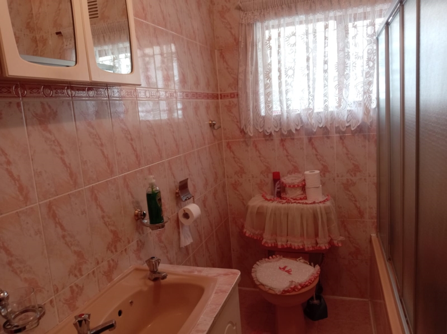 4 Bedroom Property for Sale in Isipingo Hills KwaZulu-Natal