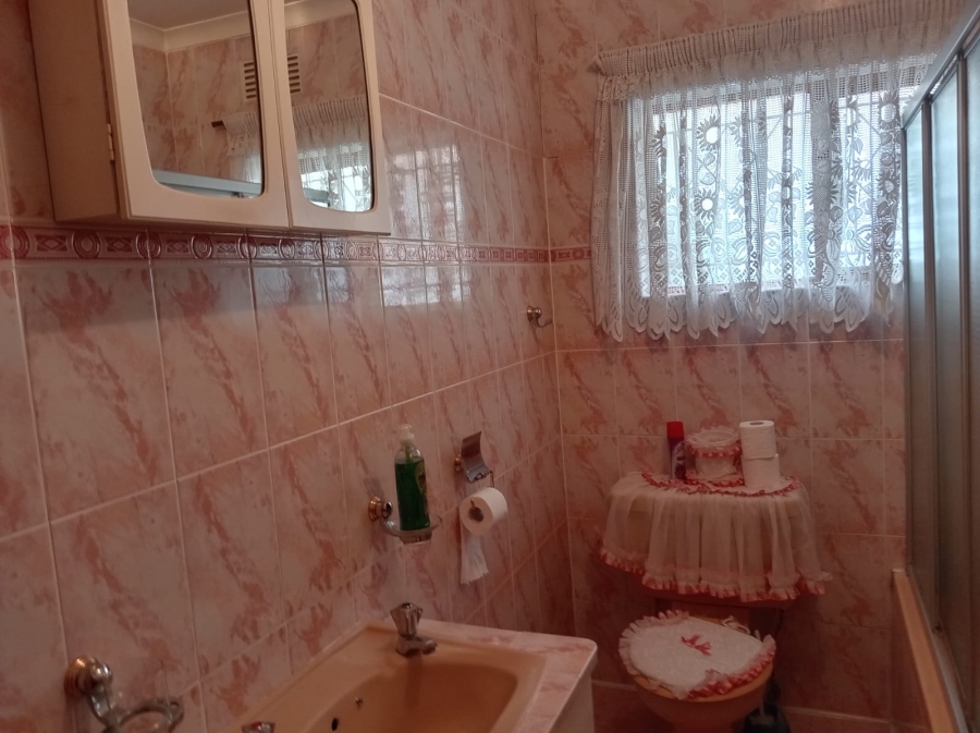 4 Bedroom Property for Sale in Isipingo Hills KwaZulu-Natal