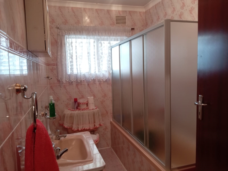 4 Bedroom Property for Sale in Isipingo Hills KwaZulu-Natal