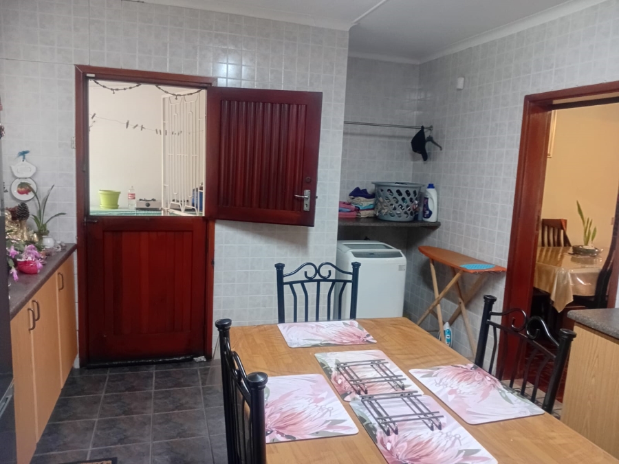 5 Bedroom Property for Sale in Isipingo Hills KwaZulu-Natal