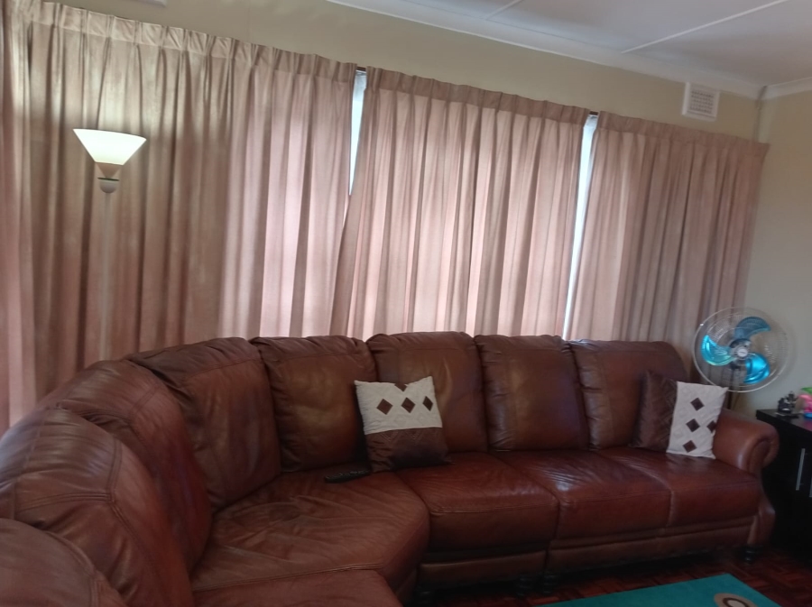 5 Bedroom Property for Sale in Isipingo Hills KwaZulu-Natal