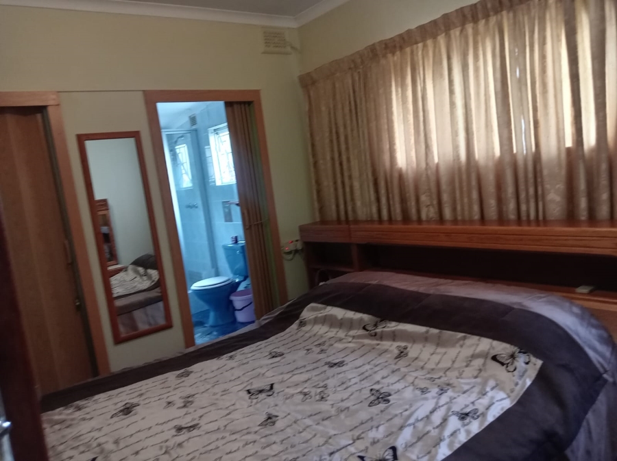5 Bedroom Property for Sale in Isipingo Hills KwaZulu-Natal
