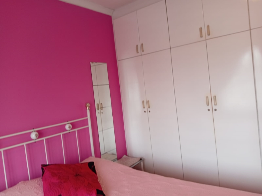 5 Bedroom Property for Sale in Isipingo Hills KwaZulu-Natal