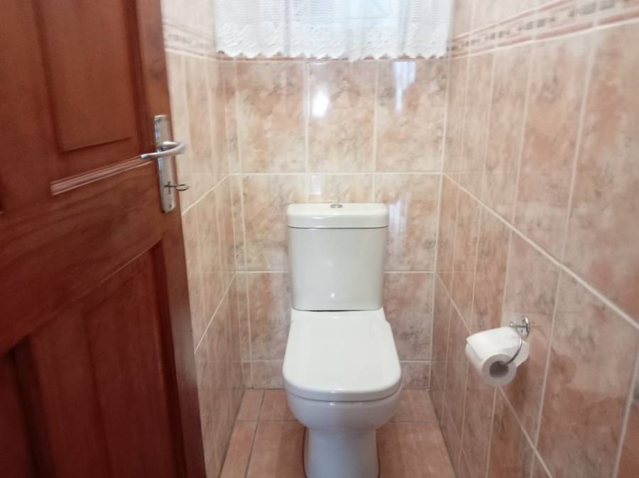 5 Bedroom Property for Sale in Isipingo Hills KwaZulu-Natal
