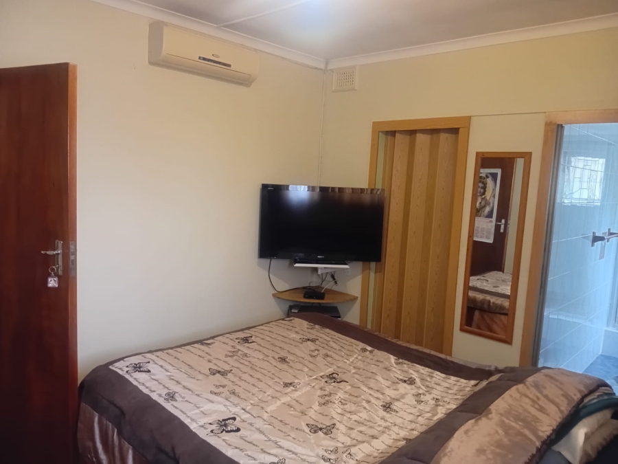 5 Bedroom Property for Sale in Isipingo Hills KwaZulu-Natal