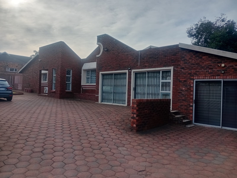 5 Bedroom Property for Sale in Isipingo Hills KwaZulu-Natal