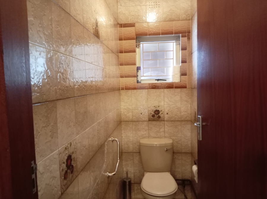 5 Bedroom Property for Sale in Isipingo Hills KwaZulu-Natal