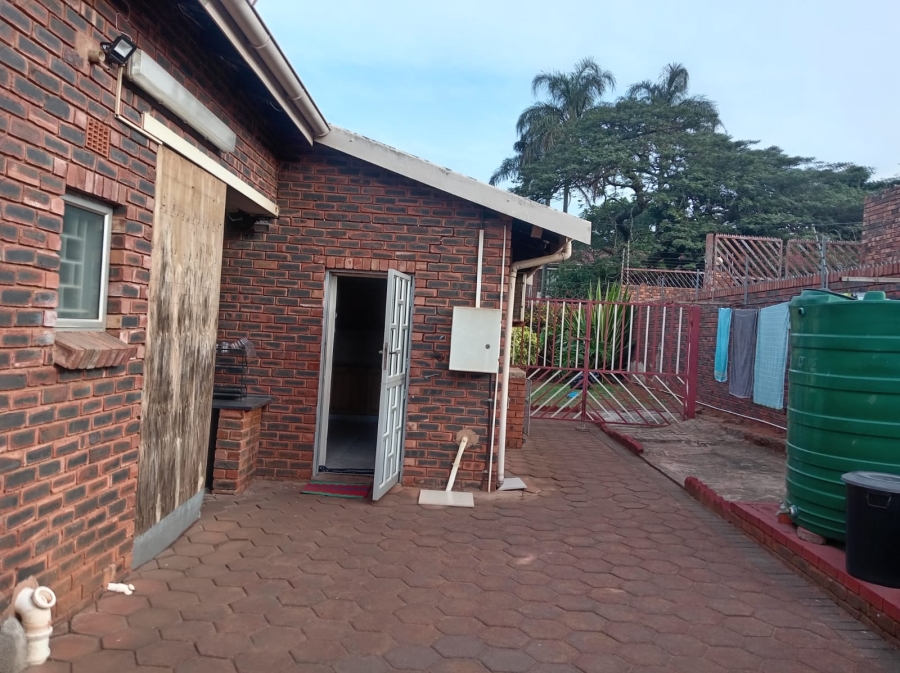 5 Bedroom Property for Sale in Isipingo Hills KwaZulu-Natal