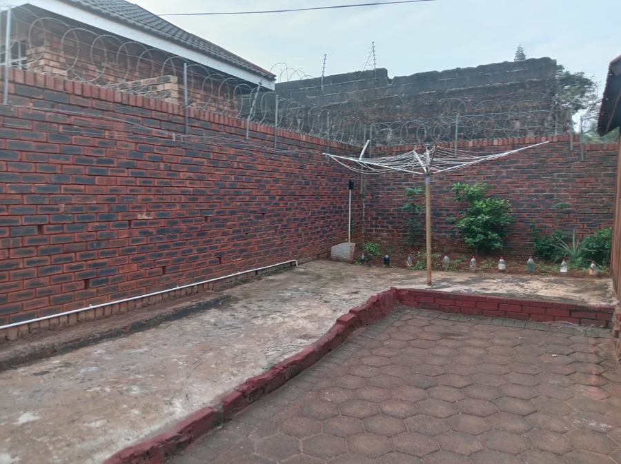 5 Bedroom Property for Sale in Isipingo Hills KwaZulu-Natal