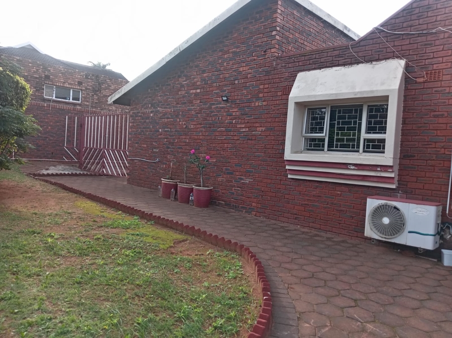 5 Bedroom Property for Sale in Isipingo Hills KwaZulu-Natal