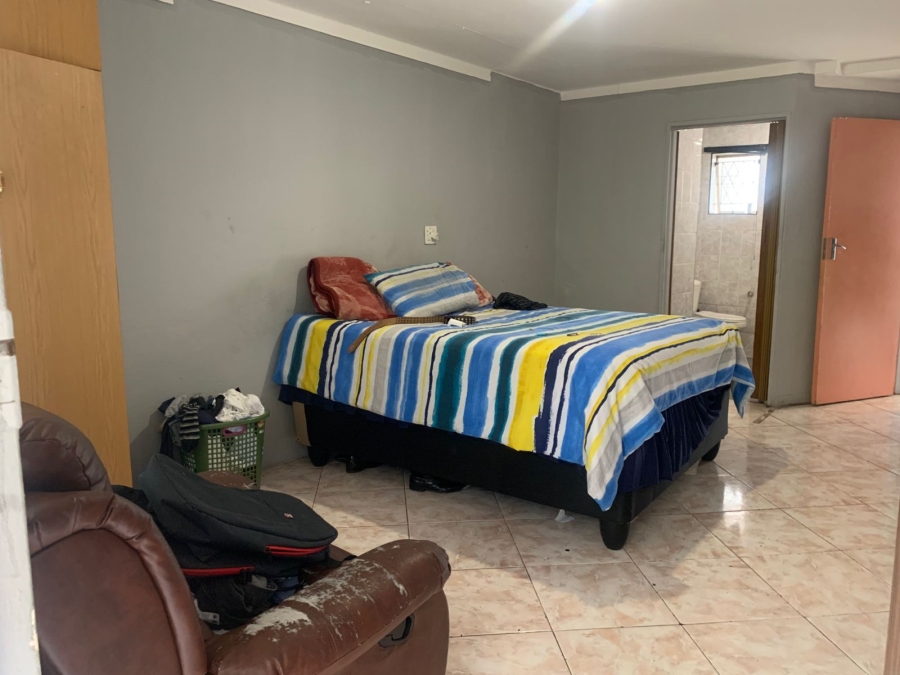 1 Bedroom Property for Sale in Scottsville KwaZulu-Natal