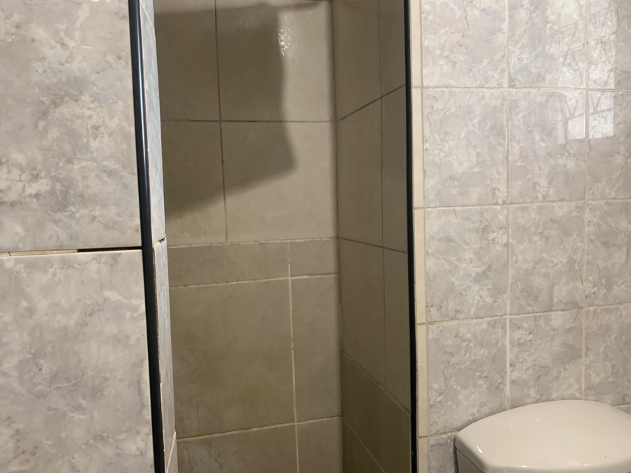 1 Bedroom Property for Sale in Scottsville KwaZulu-Natal